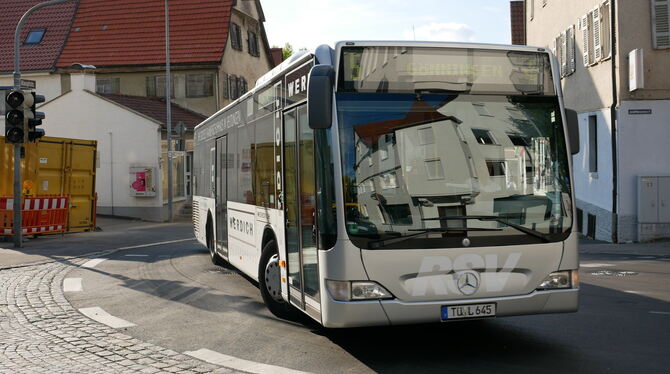 Zur Freude der Gönninger wird in den Hauptverkehrszeiten mit dem neuen Stadtbuskonzept künftig ein 20-Minuten-Takt  angeboten. F