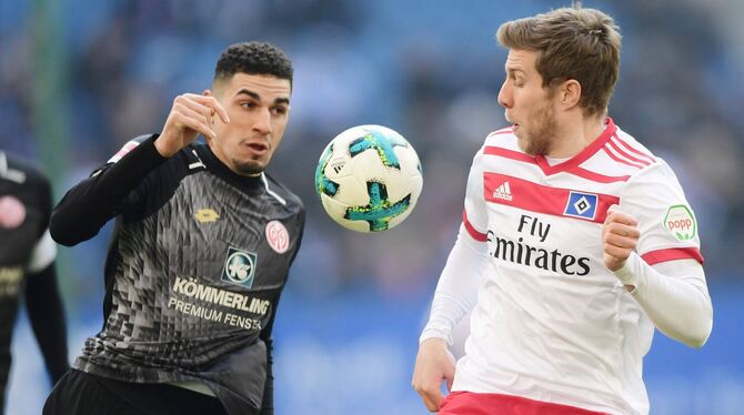 Stürmt künftig für Arminia Bielefeld in der 2. Liga: Sven Schipplock (rechts).   FOTO: WITTERS