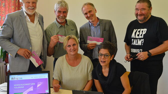 Werben für »Menschlichkeit und Tolerenz« (von links): Günter Klinger (Diakonie), Dr. Wolfgang Grulke (Ridaf), Birgit Hammer (AWO