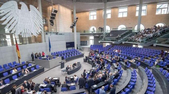 Leere Plätze im Bundestag