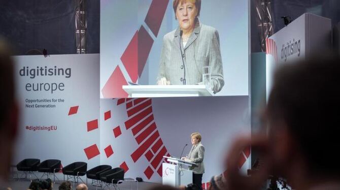 Bundeskanzlerin Angela Merkel (CDU) in Berlin bei einer Konferenz des »Vodafone Instituts für Gesellschaft und Kommunikation«