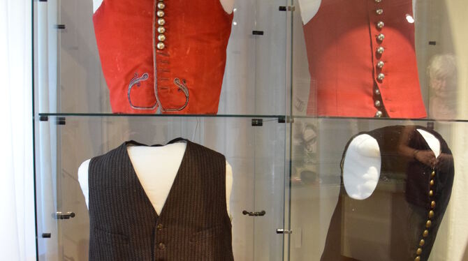 Rote Westen kennzeichneten die Württemberger Tracht.