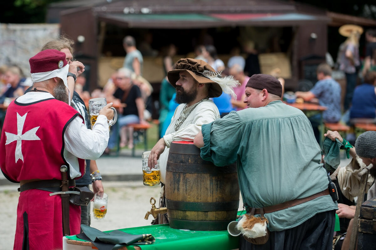 mittelalter-trinkhaus-6553