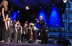 Ein fulminantes Wiedersehen: Der Jazzchor Freiburg bot in Bad Urach nach 2016 erneut ein beachtenswertes Konzert – Jazz, origine
