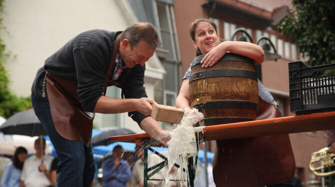 Wie in den vergangenen Jahren wird sich auch in diesem Jahr Bürgermeister Schweizer am Bierfass zu schaffen machen.  FOTO: GEMEI