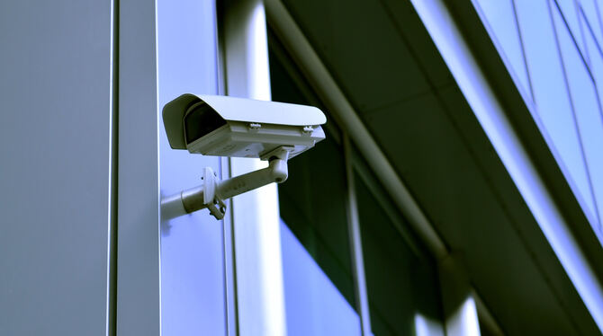 Ob Videoüberwachung am ZOB nötig ist, will das Ordnungsamt prüfen.  FOTO: DPA