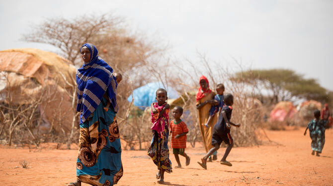 Viele Familien flüchten vor Dürre und Gewalt: In Äthiopien bahnt sich eine humanitäre Katastrophe an.  FOTO: DPA