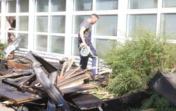 Spezialisten der Zentralen Kriminaltechnik des Polizeipräsidiums Reutlingen haben gestern in Grabenstetten die Ermittlungen aufg