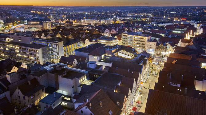 Reutlingen nachts von oben.Foto: STADT Reutlingen nachts von oben.Foto: STADT