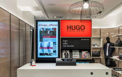 Der Hugo Store Amsterdam im neuen Ambiente mit mehr digitalen Elementen.