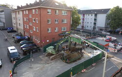 An der Ecke Bismarck-/Karlstraße wurde gesucht, aber keine Bombe gefunden.