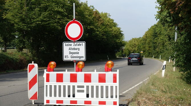 Schon am Reutlinger Ortsausgang wird auf die Sperrung hingewiesen.