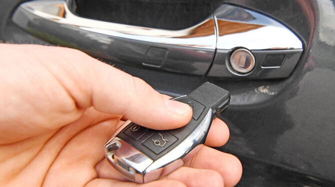 Um sich vor funkwellengestütztem Autodiebstahl zu schützen, reicht es schon aus, etwa den Schlüssel in einer Blechdose zu bunker
