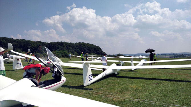 So sieht das Starterfeld kurz vor dem Abheben zu den Flugwettbewerben aus. FOTO: VEREIN