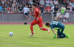 Erzielte das Ausgleichstor für den SSV Reutlingen: Dominic Sessa (links).   FOTO: BAUR