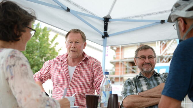 Jürgen Hirning (links) und Philipp Nikolaus setzen sich für den Erhalt von Grünflächen ein.