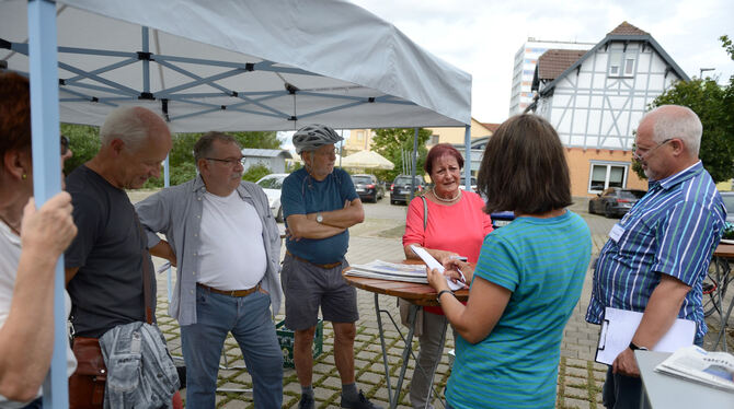 Am GEA-Stand: Gerhard Weihing und Ilse Quauka.