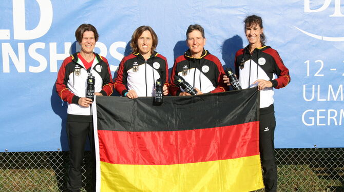 Das deutsche U 50-Team, von links: Gabi Kirchner, Anke Wurst, Petra Dobusch, Barbara Seeger.  FOTO: VERBAND