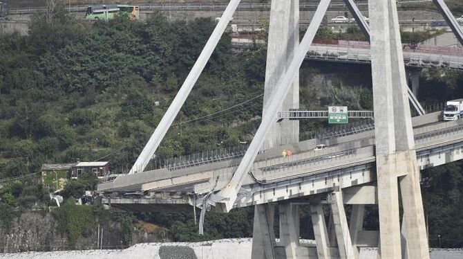 Autobahnbrücke eingestürzt