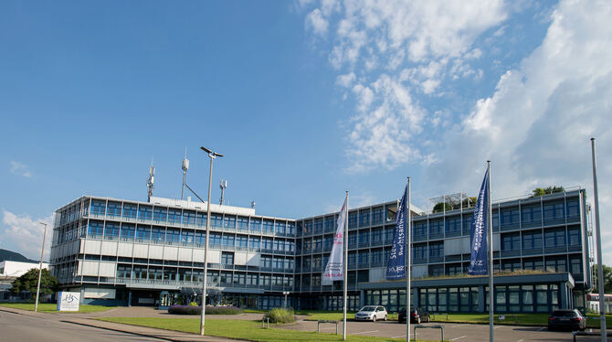 Seit 2009 ist die BAMF-Außenstelle in dem H3 Büro- und Schulungszentrum in der Arbachtalstraße 6 untergebracht.  FOTO: TRINKHAUS