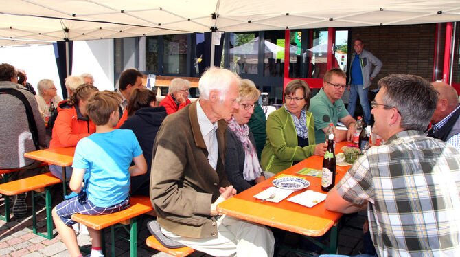 Gemütlich zusammensitzen: Das macht das Lindenfest des Albvereins Kohlstetten auch im Jubiläumsjahr aus. FOTO: OLE