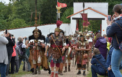 Imposanter Einmarsch der Römer in Hechingen.