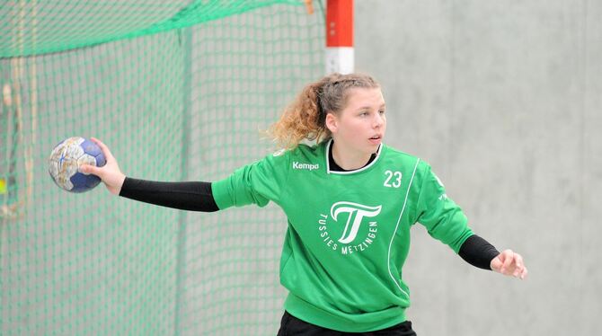 Metzingens Jugendspielerin Lena Schmid wird in der neuen Saison sowohl in der Bundesliga- Mannschaft wie im Drittliga-Team der T