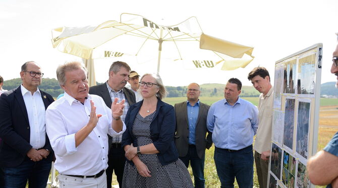 Besuch von Umweltminister Franz Untersteller und Eva Bell, Präsidentin der Landesanstalt für Umwelt Baden-Württemberg auf dem Ru