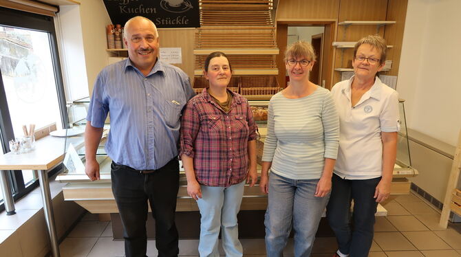 Sie hoffen darauf, dass der neue Dorfladen in Schlaitdorf gut angenommen wird: Karl Gaiser, Birgit Grüdl, Anke Jetter und Erika