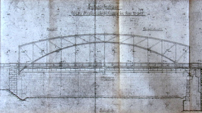 Entwurf der Listbrücke aus dem Stadtarchiv, allerdings ohne Zierelemente wie die Fialen auf den Portalpfeilern.