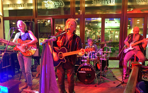 Alexandre Maxo and the Dudes Band Bild 2 Foto Meyer_3182