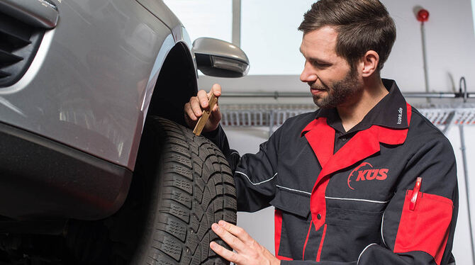 Beim Reifenkauf lassen sich die Kunden gern vom Fachhandel beraten. Aber auch weitere Dienstleistungen rund ums Fahrzeug liegen