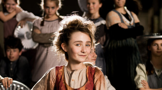 Kaya-Sophie Bode als Annie im gleichnamigen Musical.  FOTO: OLIVER STAACK
