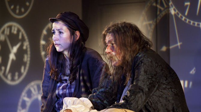 »Momo« und die Zeitdiebe in der Tonne. »Momo« und die Zeitdiebe in der Tonne.