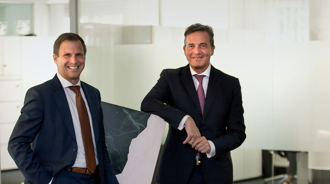 Michael Reuther (rechts), Firmenkunden-Vorstand der Commerzbank, zu Besuch bei der Niederlassung Reutlingen und deren Firmenkund