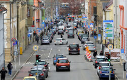 Künftig rollt auf der Gartenstraße Verkehr in beide Richtungen, in Richtung Burgplatz dürfen allerdings nur Busse fahren. Die Pa
