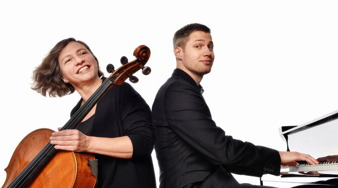 Das Duo Felicitas Stephan und Andreas Hering (links) gestaltet das Eninger Rathauskonzert im November, Michael Rieber und Keiko