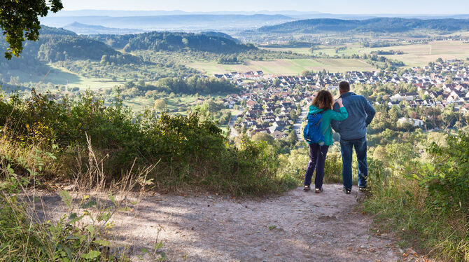 Schöne Ausblicke am Früchtetrauf wie hier oberhalb von Entringen: Der Kreis Tübingen setzt verstärkt auf Wander-Erlebnisse.   F