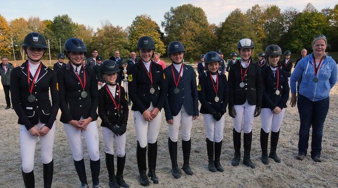 Immer für eine Medaille gut: Das U 14-Team des Pferdesportkreises Reutlingen mit (von links) Lena Erkner, Leaticia Suk, Allegra