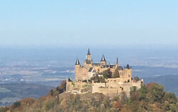 Blick vom Zeller Horn, das auf dem Zollernalb-Panoramaweg liegt.