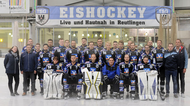 Mit dieser Mannschaft starten die TSG Black Eagles Reutlingen in die Landesliga-Saison 2018/19. Hintere Reihe von links: Denis S