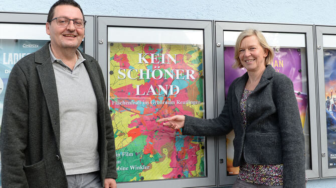 Filmemacherin Sabine Winkler und Christos Haag vom Cineplex Planie sind gespannt darauf, wie viele Kinobesucher "Kein schöner La
