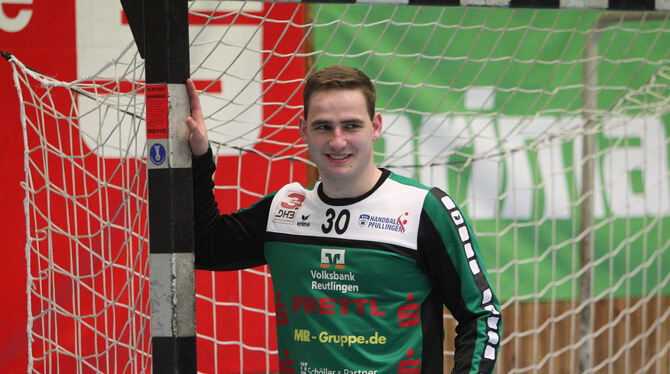 Glänzte in der Schlussphase mit zahlreichen Paraden: Pfullingens Torhüter Daniel Schlipphak. FOTO: LANGER Glänzte in der Schlussphase mit zahlreichen Paraden: Pfullingens Torhüter Daniel Schlipphak. FOTO: LANGER
