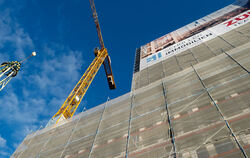 Der Rohbau steht: Richtfest am »Stuttgarter Tor«. FOTO: TRINKHAUS