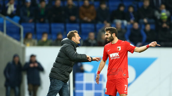VfB-Cheftrainer Markus Weinzierl war in Augsburg Trainer seines neuen »Co« und einstigen Spielers Halil Altinntop (rechts). FOTO