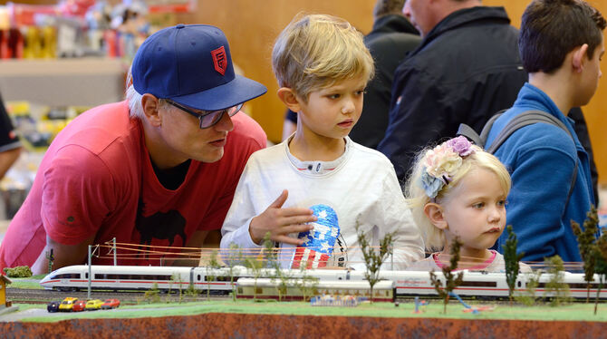 Faszinierende Miniaturwelt: Die Modellbahnausstellung in der Kemmlerhalle eignet sich bestens für einen Familienausflug. Mehr Fo