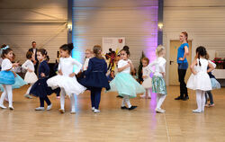 Der Nachwuchs des TC Schwarz-Weiß zeigte, was er schon alles kann. Bis die Performance so perfekt ist wie bei den »großen« Tänze