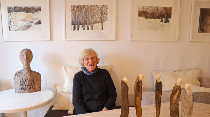 Die Großengstinger Künstlerin Brunhilde Randolff stellt zum ersten Mal aus. In der »Sphäre« in Ehestetten sind Skulpturen und Aq Die Großengstinger Künstlerin Brunhilde Randolff stellt zum ersten Mal aus. In der »Sphäre« in Ehestetten sind Skulpturen und Aq