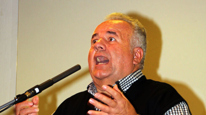 Hintersinnig und urkomisch: Winfried Wagner begeisterte bei »Ebbes Schwäbisches em November« des Geschichts- u. Heimatvereins Li Hintersinnig und urkomisch: Winfried Wagner begeisterte bei »Ebbes Schwäbisches em November« des Geschichts- u. Heimatvereins Li