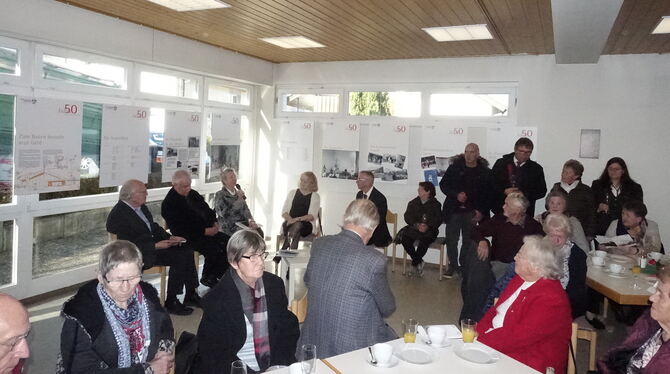 Eine kleine Talkrunde im Gemeindesaal erinnerte an die ersten Jahre der Filialkirche St. Elisabeth. FOTO: DÖRR